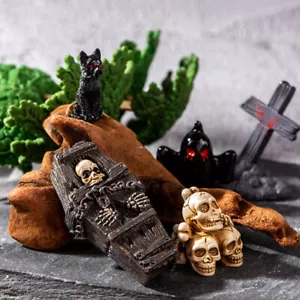 Nuovo Mini 3D Horror Halloween Raven Tombstone Skull Series Resin Hallowmas - Bild 1 von 25