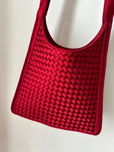Bottega Veneta Women's Red Woven Satin Shoulder Bag Vintage New Condition - Picture 1 of 9