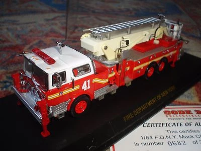CODE 3 – FDNY  – MACK CF AERIALSCOPE - Immagine 1 di 3