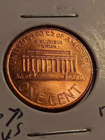 2002  ERROR LINCOLN MEMORIAL  CENT,  GAS BUBBLES ON  REV.LOW GRADE UNC. LOT D006 Cover