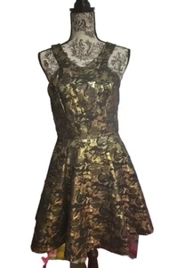 AQUA ~ Vestido de Fiesta Patinador Corte Metálico Jacquard Negro y Dorado M Usado - Imagen 1 de 8