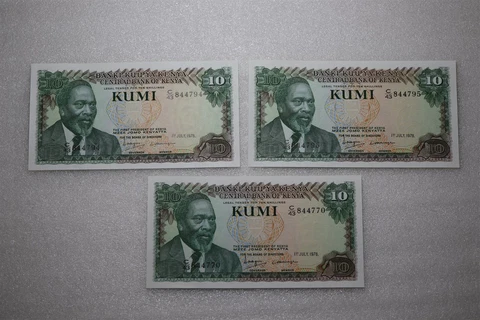 KENYA 10 KUMI - 3 BANKNOTES HIGH GRADE B27 CX2-37 Cover