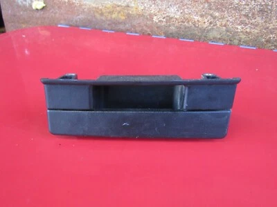 Chevrolet Tahoe Suburban 2000-2006 OEM manija interior puerta granero 01 02 03 04 05 Foto 1 de 3