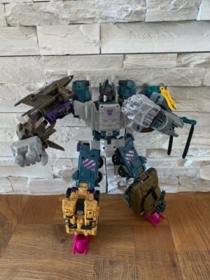 HASBRO TRANSFORMERS combiner wars - BRUTICUS - Immagine 1 di 4