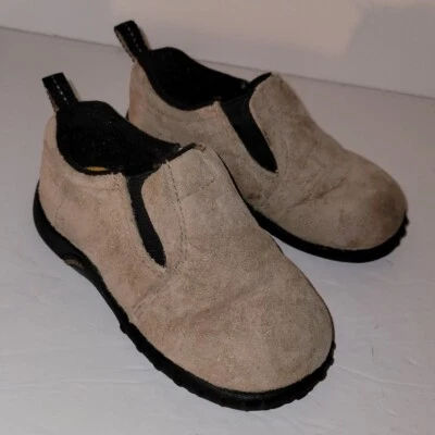 Zapatos botines para exteriores MERRELL caqui tostado gamuza sin cordones. Niños 7 Foto 1 de 4