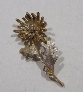 VTG Goldtone Chrysanthemum Brooch | Textured Floral Lapel Pin Mid-Century Style - Picture 1 of 3