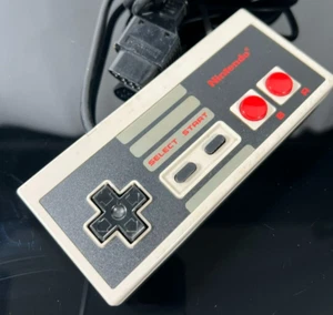 Nintendo NES-004 Corded Controller for Nintendo NES ** TESTED ** - Picture 1 of 6