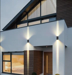 LUCI PER ESTERNO A LED STILE MODERNO A BASSO CONSUMO 2 x 5W - NUOVO - Picture 1 of 8