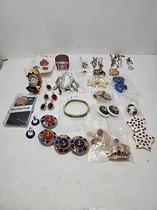 New Lot Of 40 jewelry Pieces, READ DESCRIPTION! Some Nautical Pieces. Old Stock. - Picture 1 of 7