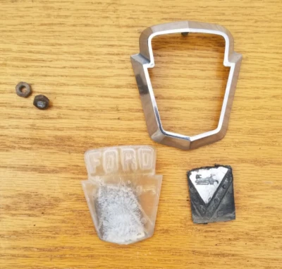 Hood Emblem Ornament Trim Molding Ford 1954-1956 54 55 56 Fairlane Customline - Image 1 of 4