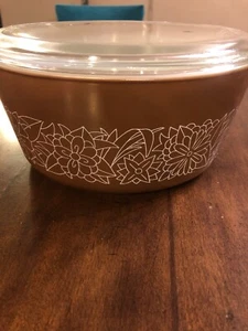 EUC Pyrex Corning #475 WOODLAND Cinderella Round Casserole with Lid* 2.5L 2.5qt - Picture 1 of 10