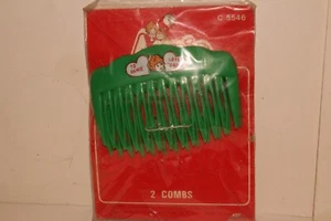 LITTLE ORPHAN ANNIE GREEN HAIR COMBS "TO ANNIE LOVE DADDY" NOS - Picture 1 of 5