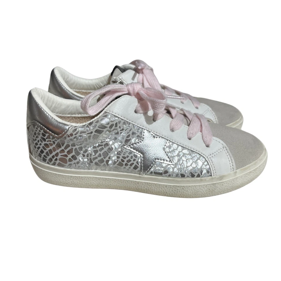 NWOT Vintage Havana | Khloe VHK Star Sneaker | Big Girls Size 4 - Image 1 of 4