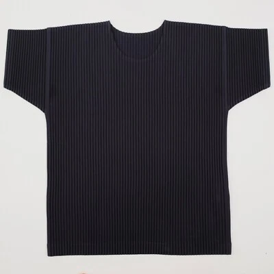 Issey Miyake Homme Plisse T 恤上衣,尺寸 2 / 中号海军蓝褶饰短袖 — 第 1/4 张图片