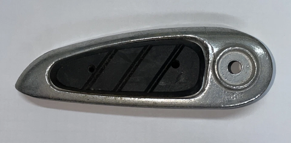 Pedalino Poggiapiedi Sinistro Completo Di Gomma Liberty 50 125 150 Vecchio Tipo