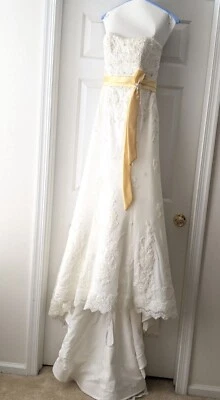 DaVinci Lace Wedding Gown Size 4-6, Pre-Owned, Excellent Condition - Image 1 of 4