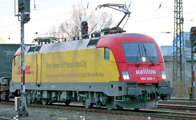 PIKO 71002  Lok H0 BR 182 Taurus  182 009 - 1   DHL  digital - Bild 1 von 4