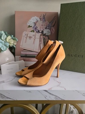 Gucci Bamboo Suede Heels Shoes Women Size 10 B EUC With box - Image 1 of 4