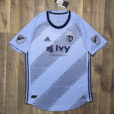 Camiseta de fútbol local auténtica de la MLS Adidas Kansas City Sporting 2019 talla L $150 nueva con etiquetas Foto 1 de 4