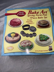 BETTY CROCKER 7 Stück Backkunst Set erstellt 9" Kuchen Neu im Karton Spring Form Pfann - Bild 1 von 3