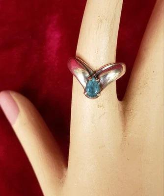ANILLO CHEVRON TOPACIO AZUL ESTERLINA RETIRADO ARTESANAL JAMES AVERY TALLA 6,5 TEXAS 3,8 GR Foto 1 de 4