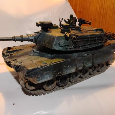 Raro tanque militar pintado personalizado M1A2 Abrams escala 1 18. Dispara BB, escape de humo Foto 1 de 4
