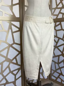 nueva falda lápiz THE Limited beige hebilla talla 10 debajo de la rodilla imitación gamuza elástica - Imagen 1 de 6