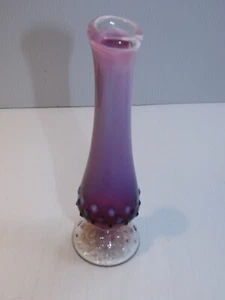 Jarrón raro Fenton ciruela Hobnail Bud - Imagen 1 de 4