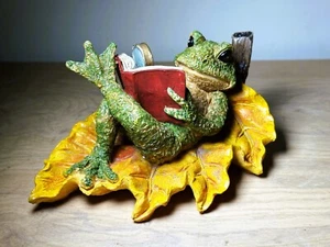 Relaxing Frog/Toad Immersed in Studies resting on a Yellow Leaf Resin Figurine - Picture 1 of 6