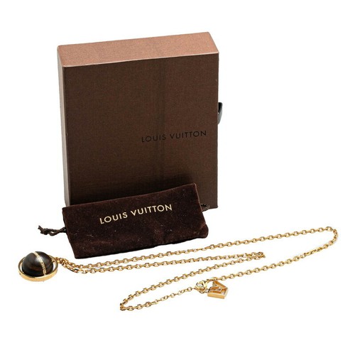LOUIS VUITTON（LV） Collana Louis Vuitton Ciondolo Magnetico Glitter M66856 Legno Placcato Oro Marrone