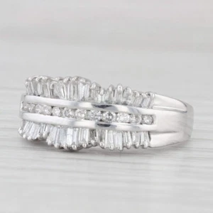 Anello In Diamante 1CTW In Oro Bianco 14K Misura 8.25 Baguette E Rotondo - Foto 1 di 10