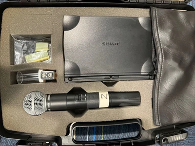 Shure SM58 Wireless Microphone w/D800-463K Transmitter UT4 Receiver & Lav mic - Image 1 of 4