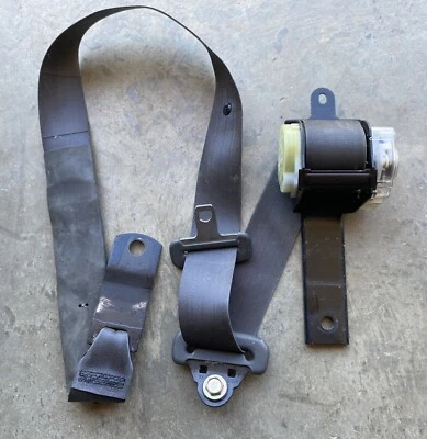 92-97 1996 ISUZU TROOPER PASAJERO DERECHO CINTURÓN SEGURIDAD DELANTERO RETRACTOR GRIS Foto 1 de 3
