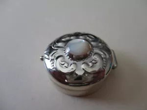 Sterling silver round shape pill box gorgeous design with mothe of pearl on top - Picture 1 of 4