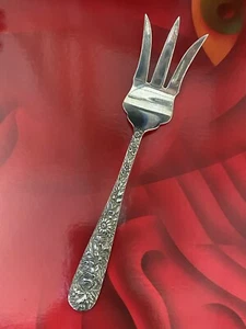 VINTAGE S. KIRK & SON REPOUSSE STERLING SILVER RELISH FORK 7 1/2" FLORAL DESIGN - Picture 1 of 7