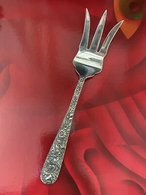 VINTAGE S. KIRK & SON REPOUSSE STERLING SILVER RELISH FORK 7 1/2" FLORAL DESIGN - Image 1 of 4