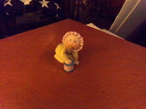 CABBAGE PATCH KIDS porcelain figurine BABY WITH PACI - Picture 1 of 4