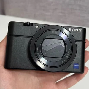 Sony Cyber-shot RX100 III DSC-RX100M3 20.1MP 2.9x Zoom Digitalkamera Schwarz - Bild 1 von 8