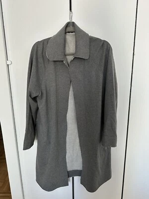 Norma Kamali Chaqueta Elástica Gris Largo Medio Talla Pequeña Foto 1 de 4