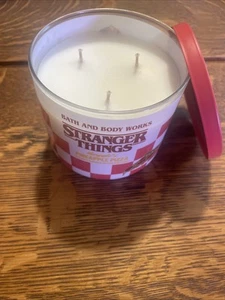 Argyle’s Pineapple Pizza Candle Stranger Things Bath & Body Works 3 Wick NEW - Picture 1 of 4