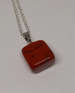 COLLANA IN ACCIAIO COLOR ARGENTO CON CIONDOLO CHARM PIETRA CHAKRA PENDENTE - Foto 1 di 2