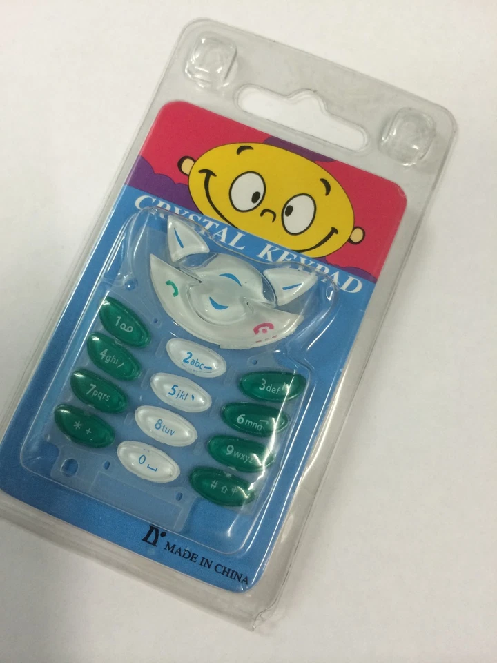 Nokia 8210 Crystal Keypad in Dark Green & White Brand New in Original packaging — 第 1/1 张图片