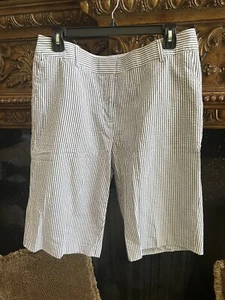 liz Claiborne Ladies  Bermuda Shorts Seersucker size 14 - Picture 1 of 3