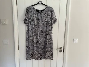 Peacocks grey mix floral dress size 20 - Picture 1 of 6