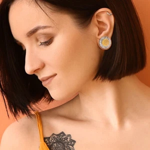 Plug Tunnel Ecarteur d'Oreille en Acier - Fleur - Tournesol - Jaune / Argenté - Imagen 1 de 5