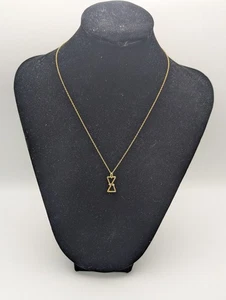 18ct Yellow Gold Necklace & Pendant Set with Two Diamonds. 9ct Clasp. 3.6g. - Picture 1 of 2