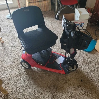 Scooter de movilidad de 3 ruedas This Item Is A Go Ultra X de Pride Mobility Foto 1 de 4