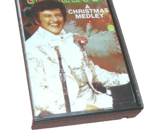 Vintage LIBERACE: A Christmas Medley Cassette Tape 1987 - Imagen 1 de 3