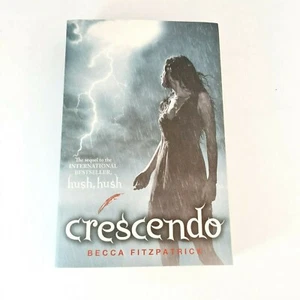 Crescendo by Becca Fitzpatrick (2010, Paperback Book) Fantasy - Picture 1 of 9
