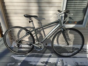 Trek FX 7.2 WSD, Size 17 Hybrid Bike - Picture 1 of 15